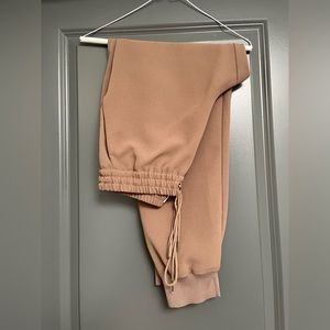 Aritzia Wilfred tan drawstring jogger style dress pants
